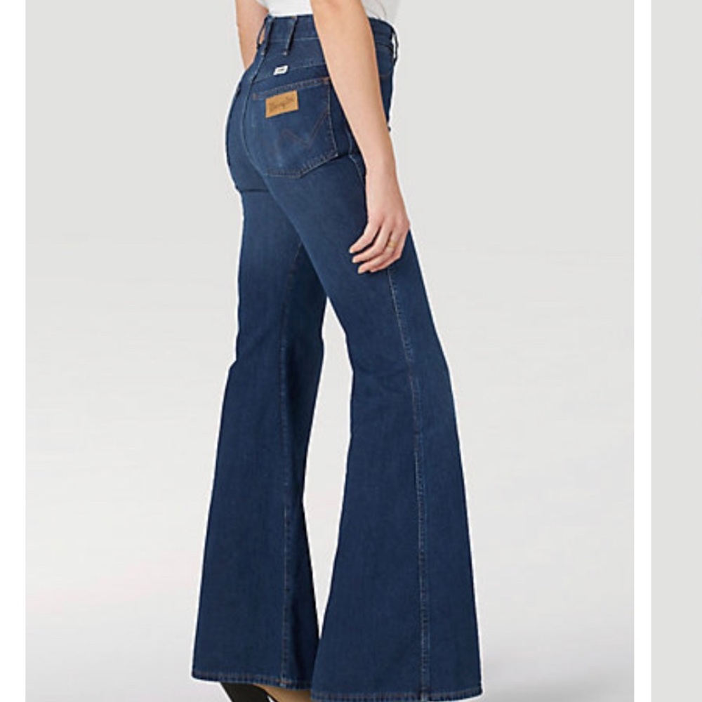 Wrangler Wanderer 622 in Blue Horizon